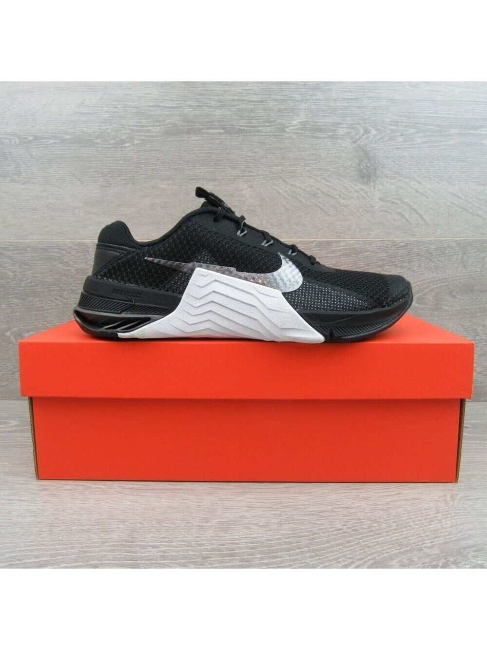 Nike Metcon 7 Gym Training Shoes Womens Size 9 Black White NEW - Picture 2 of 10